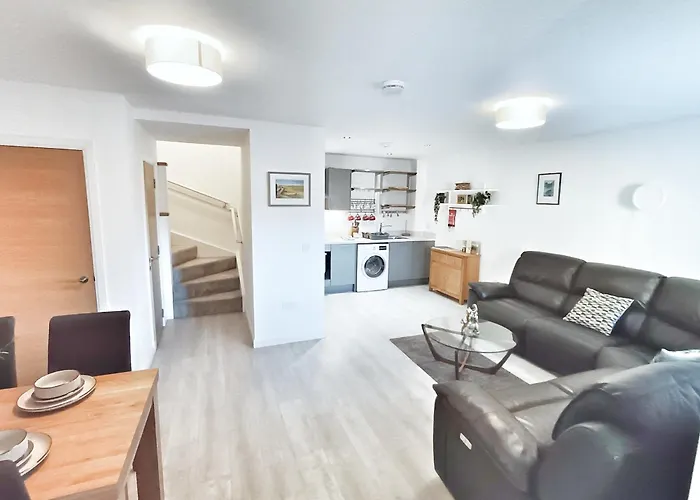 4 Miles To Westhill By Lains Lettings