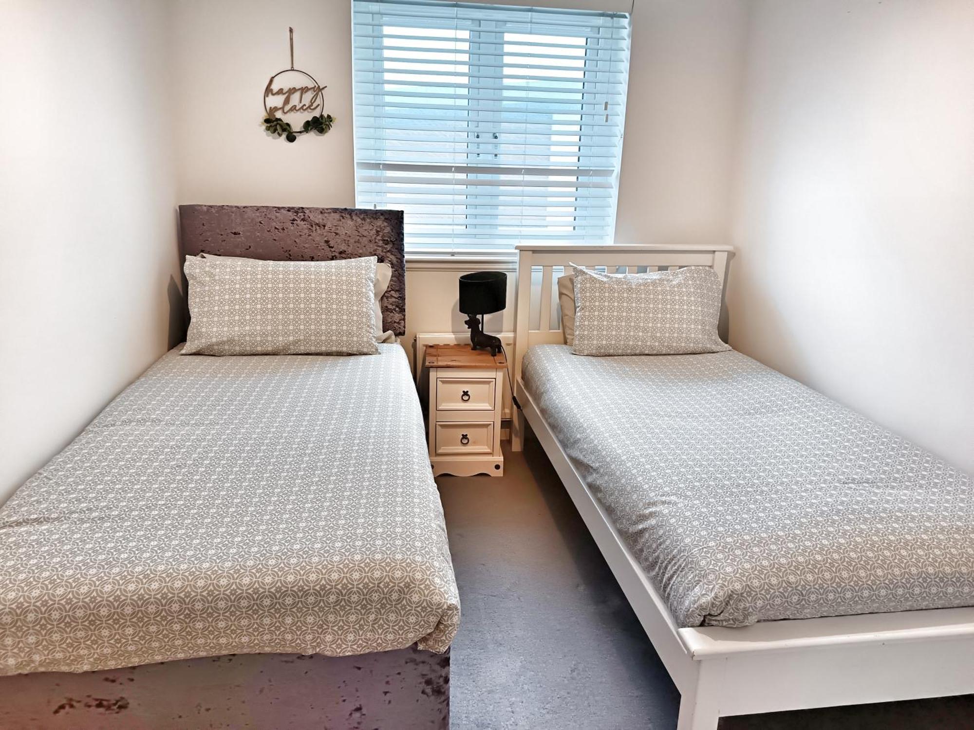 4 Miles To Westhill By Lains Lettings Appartamento